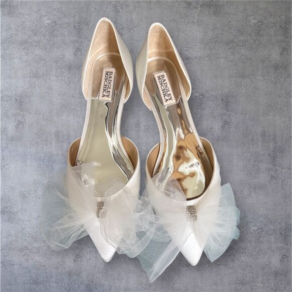 Badgley Mischka Fergie, White, Bridal Flats 81/2M, Big Bow and crystal charm. - Picture 1 of 7